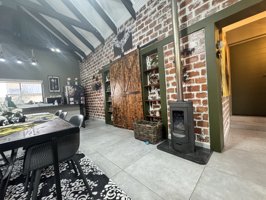 4 Bedroom Property for Sale in Outeniquasbosch Western Cape